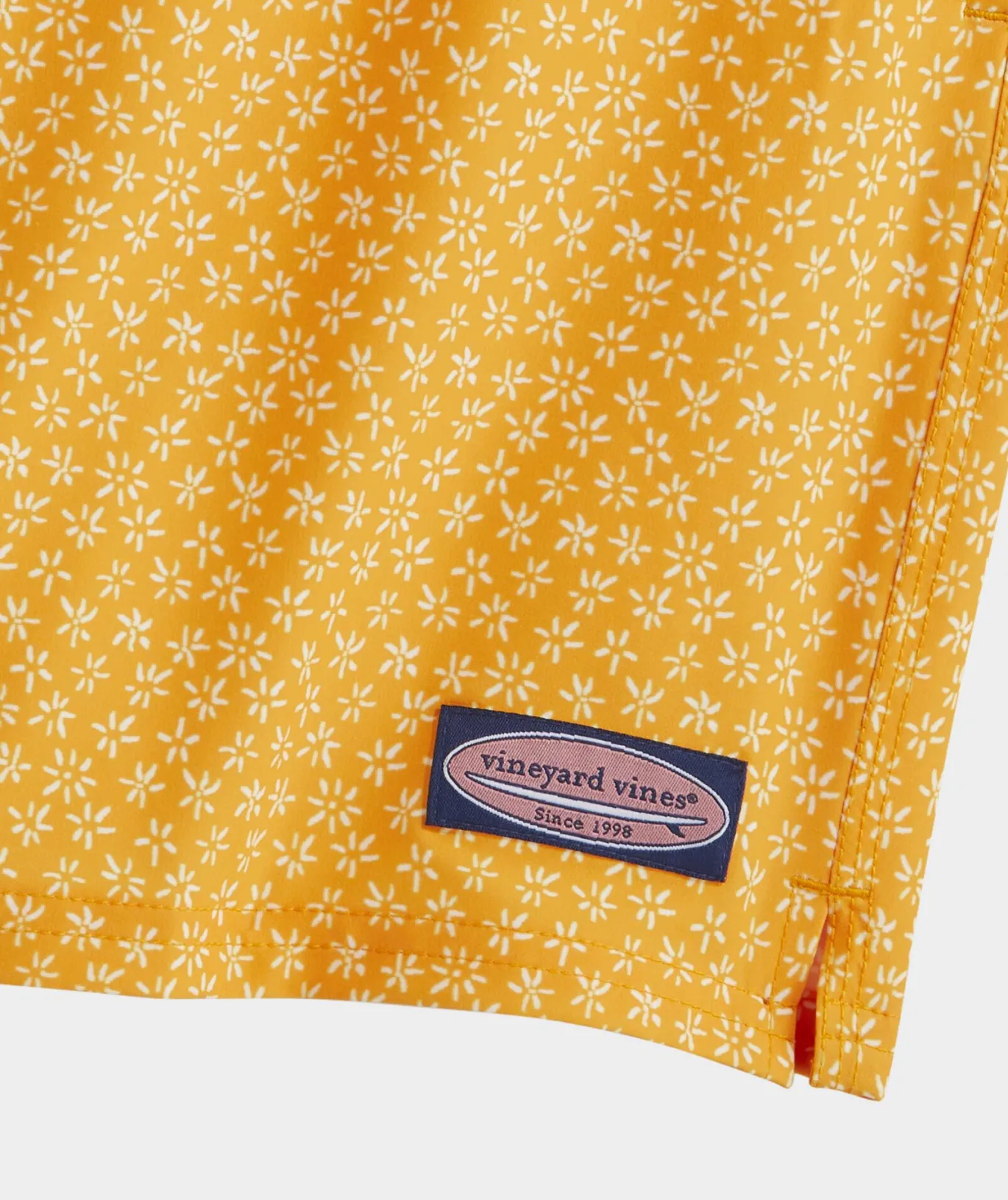 Vineyard Vines 7 Inch Printed Chappy Swim Trunks Flrl Micro Apricot Best